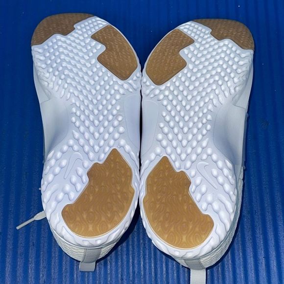 Size 8.5- Women’s Nike Renew In Season TR 10 Running Shoes White CK2576-010 NEW - Picture 7 of 8